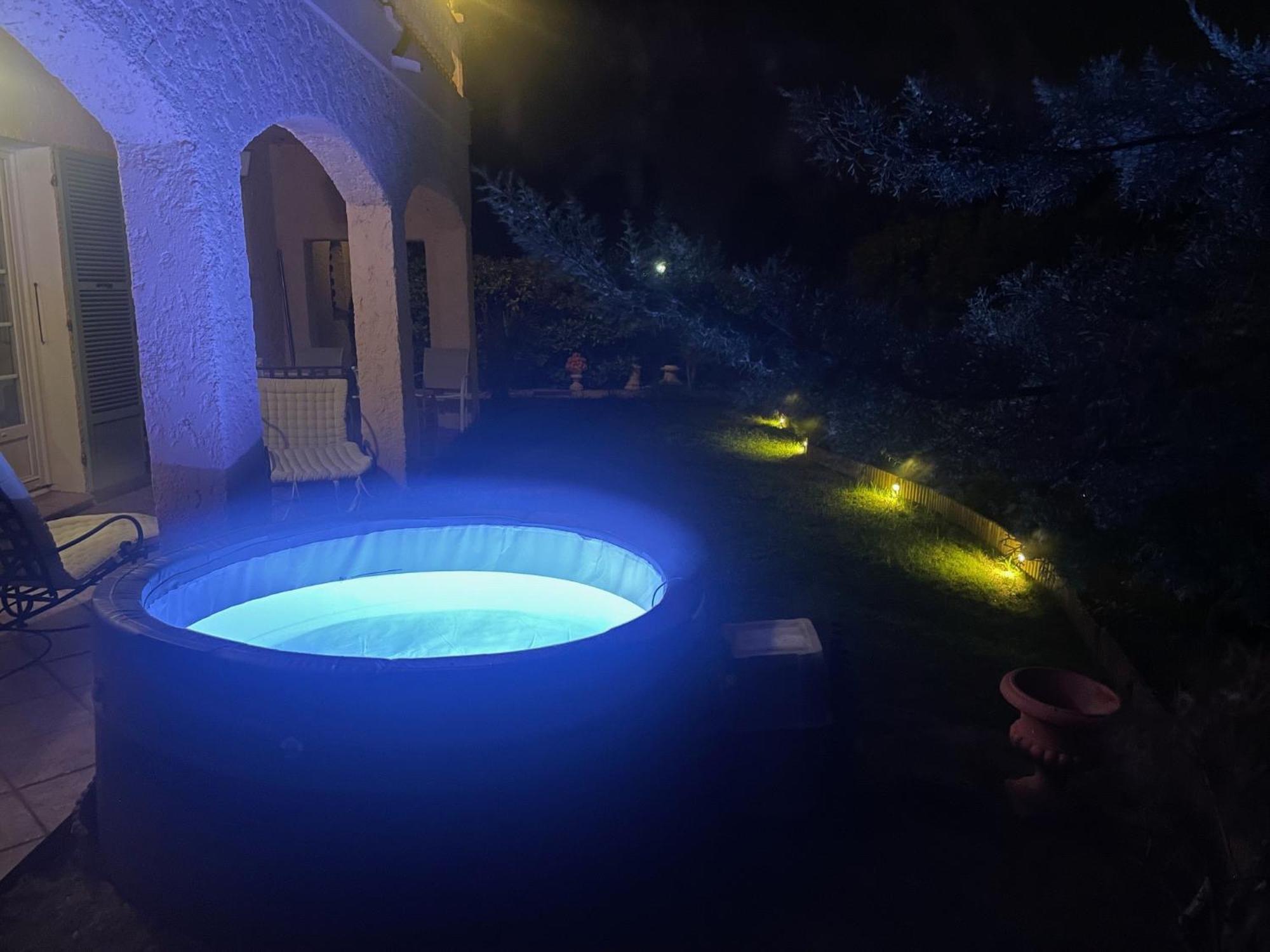 דירות ואלאוריס Domaine Des Tuilieres Avec Jacuzzi מראה חיצוני תמונה